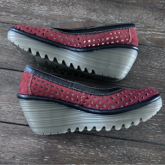 Fly London Shoes 37/7 Yika Perforated Wedges Brick Suede Leather NWOB - Picture 4 of 9